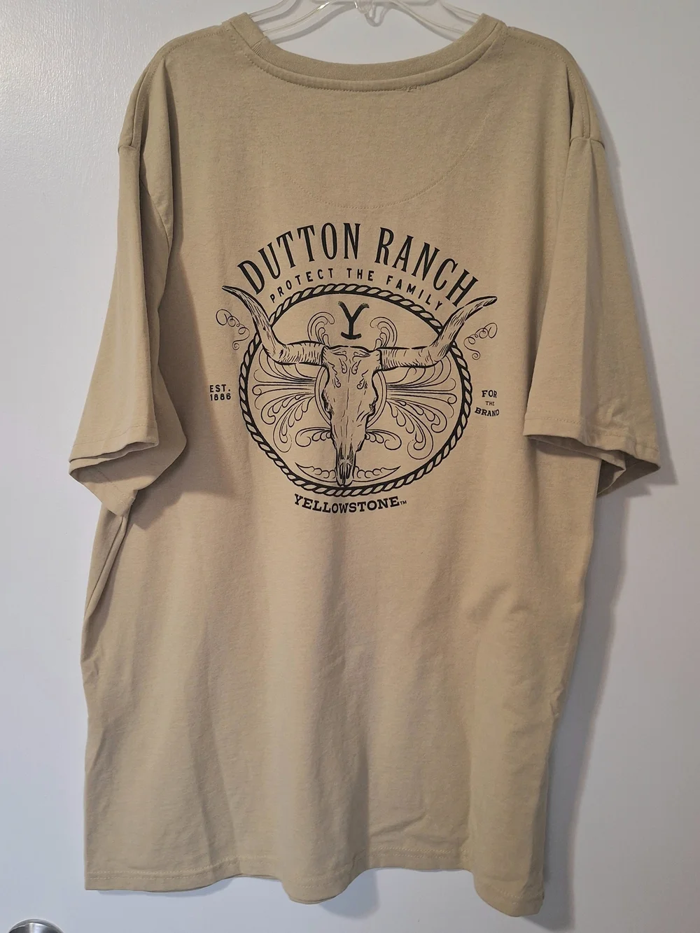 Yellowstone Dutton Ranch Short-Sleeve Sand Tee With Front Pocket